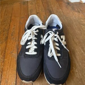 New Balance Men's Sneakers - Black and White